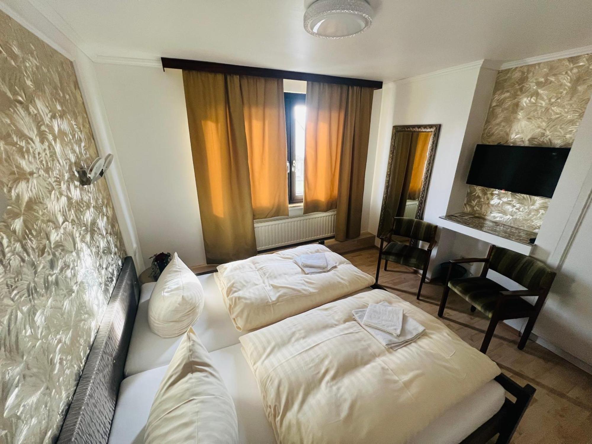Hotel Ellermann Vlotho Bagian luar foto
