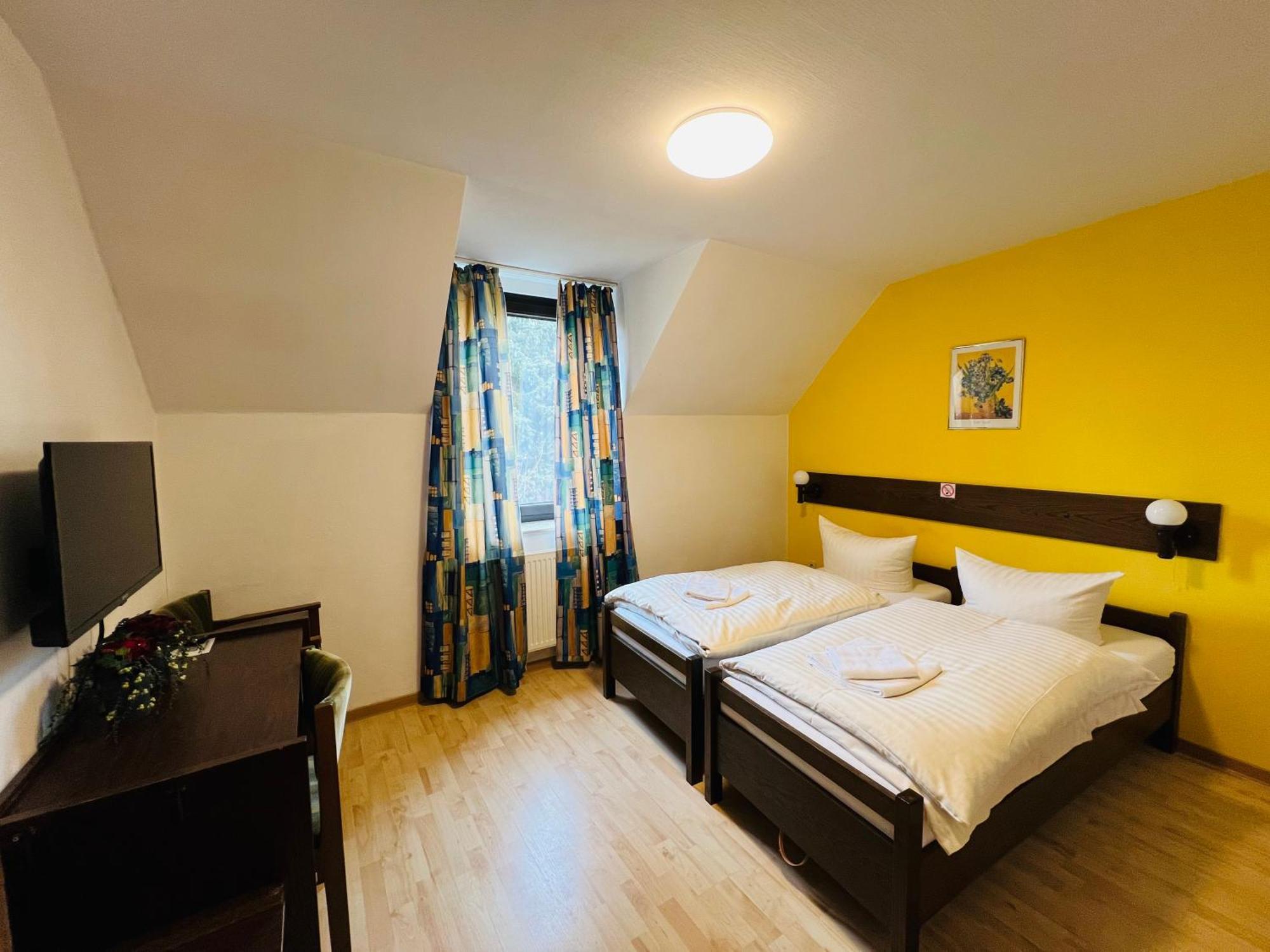 Hotel Ellermann Vlotho Bagian luar foto