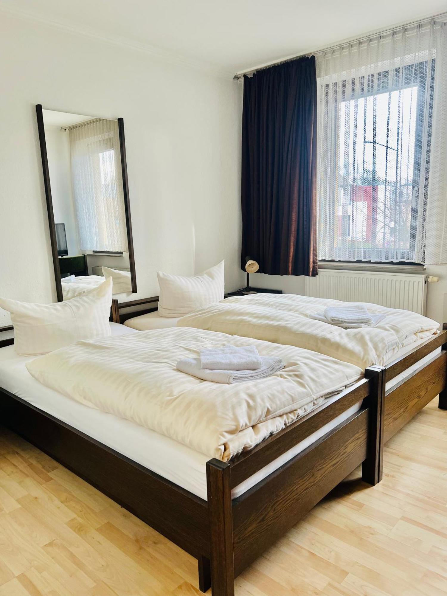 Hotel Ellermann Vlotho Bagian luar foto