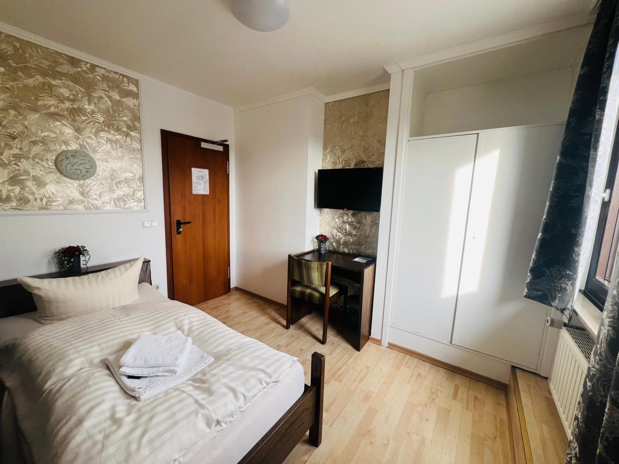 Hotel Ellermann Vlotho Bagian luar foto